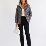 Nathalie | Gesteppte Jacke mit Trockenblumen – Grau mit Trockenblumen