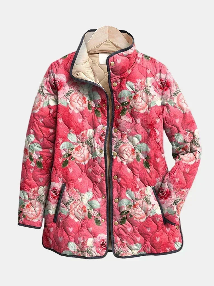 Christine | Gesteppte Jacke mit pudrigen Rosen – Himbeerrosa