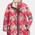 Christine | Gesteppte Jacke mit pudrigen Rosen – Himbeerrosa