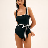 Coastal Belted One-Piece Badeanzug
