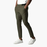 Men's chino Hose with button closure