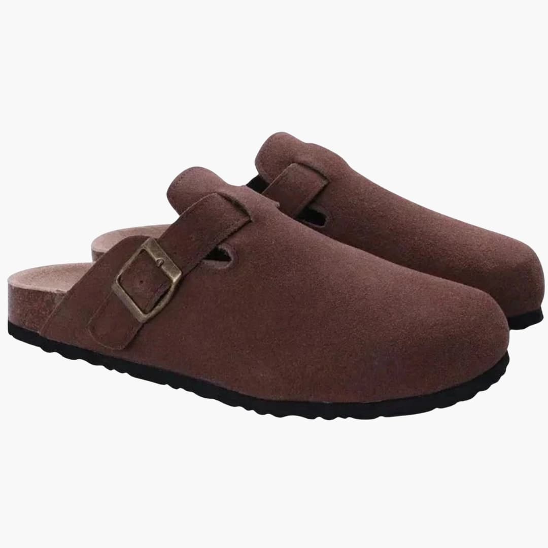 Men's slip-on clogs with adjustable strap and closed toe
