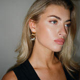 Dual-Tone Petite Knot Ohrringe