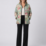 Clara | Gesteppte Jacke mit Vintage-Rosen – Salbeigrün mit Blumen